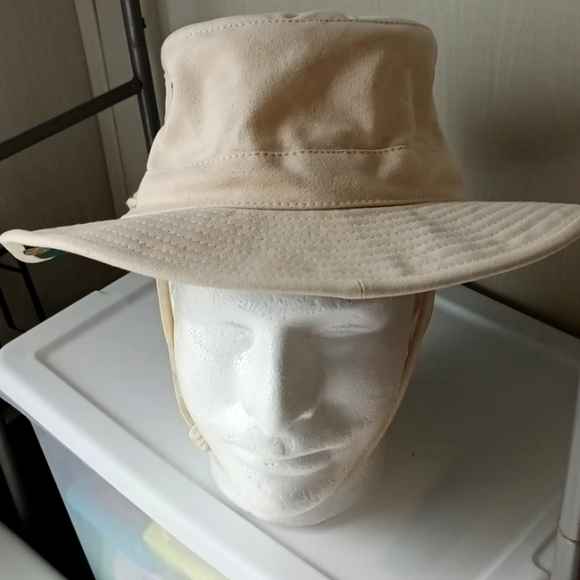 Outback Cotton Sun Khaki Hat by none other than Tilley Endurables - Picture 2 of 9